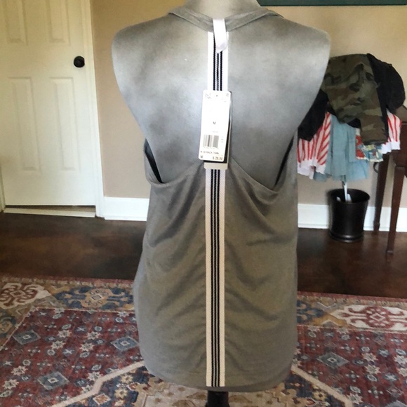 Unworn adidas top - Picture 3 of 3